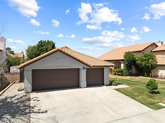 4th image of 1739 E Mesa Dr