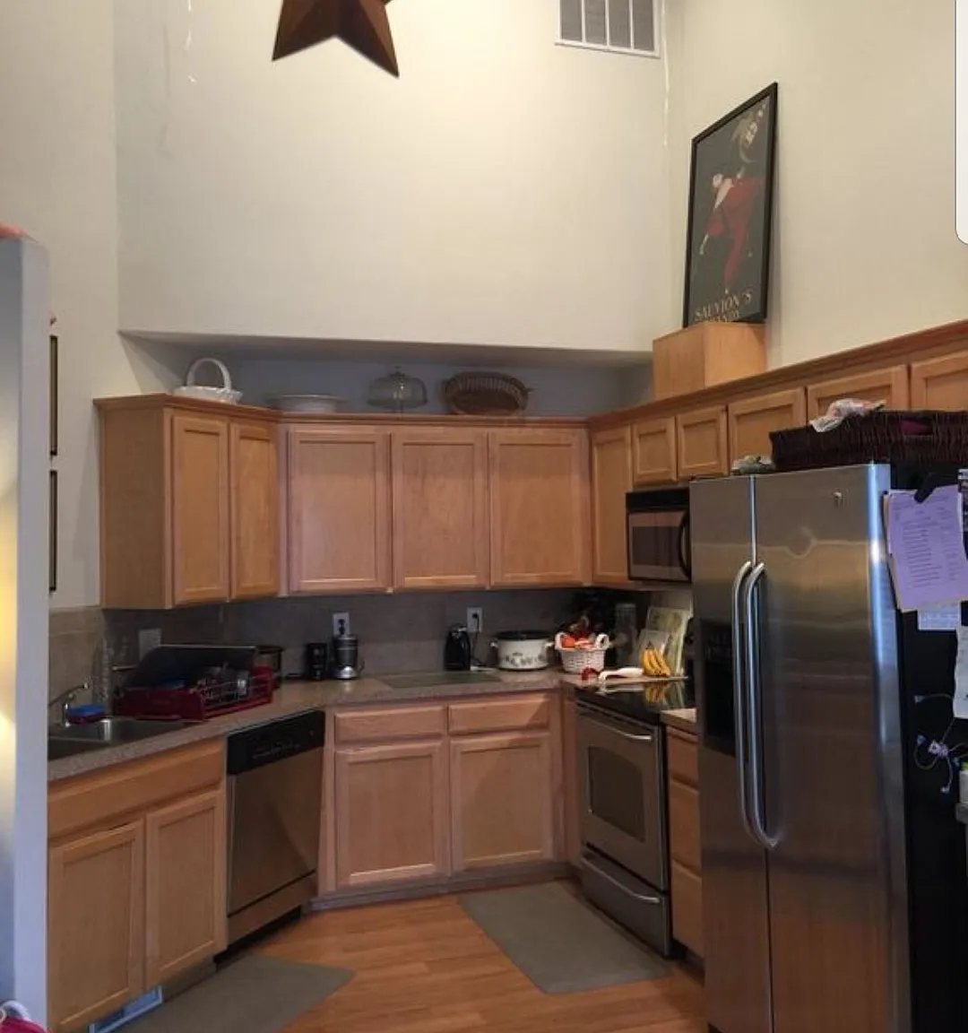 1695 W Lincoln St — Photo 4