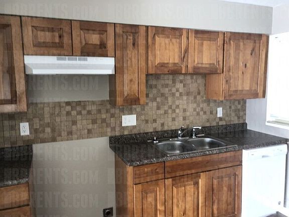 3rd image of 3701 Parkfield Pl