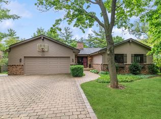 1210 Avalon Ln, Libertyville, IL 60048