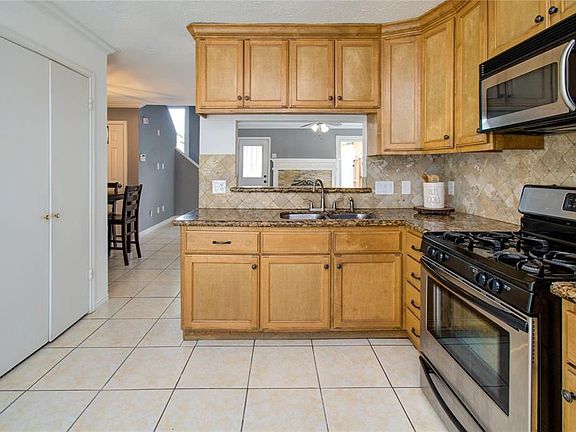 5th image of 16223 Canaridge Dr