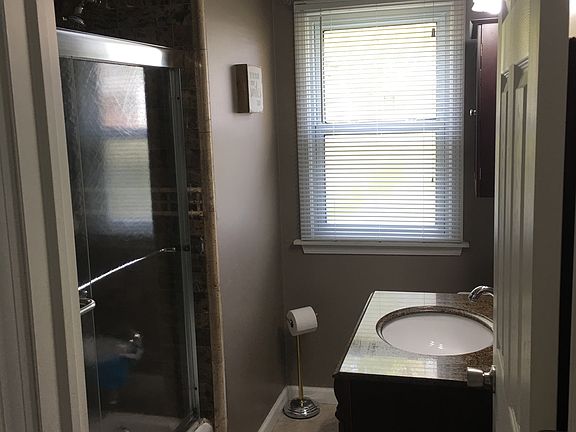 3rd image of 46224 Waco St