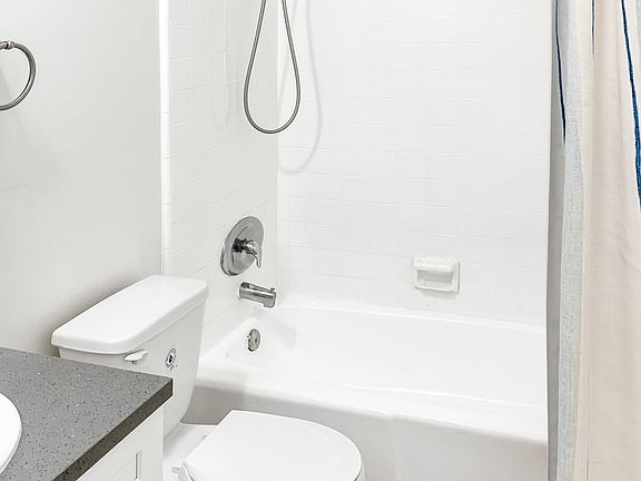 5th image of 739 Laconia Blvd #7