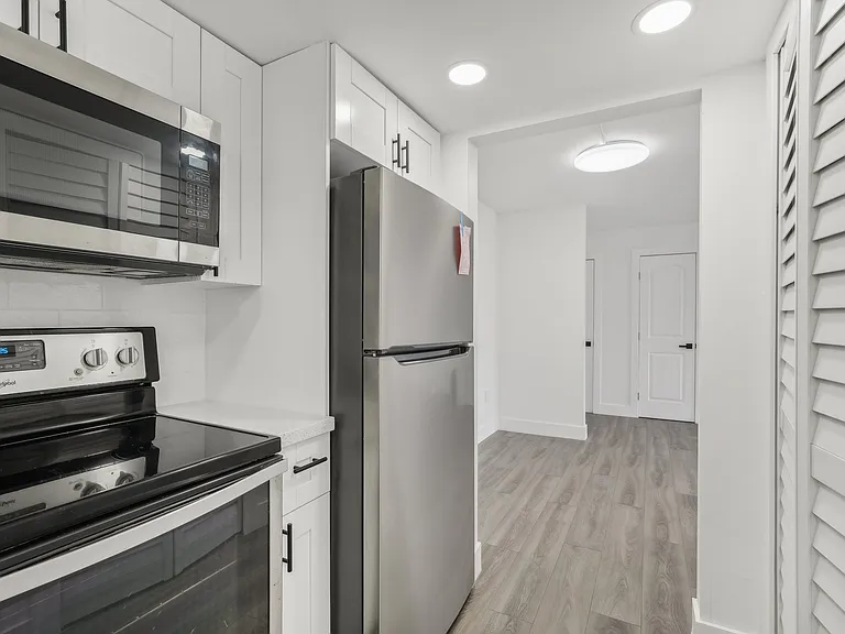 3704 Broadway #206 — Photo 4