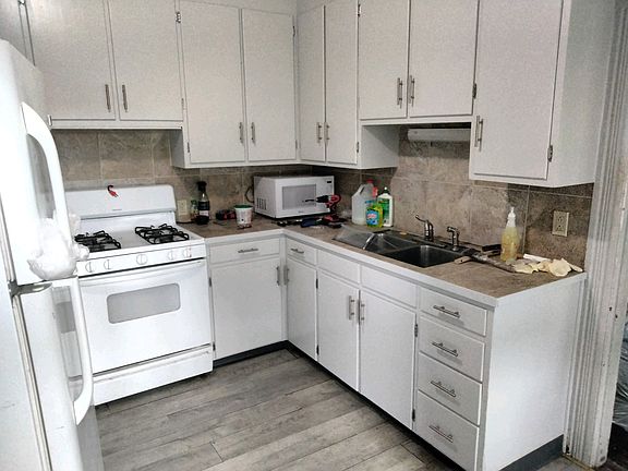 3rd image of 47 Workman Ave #3