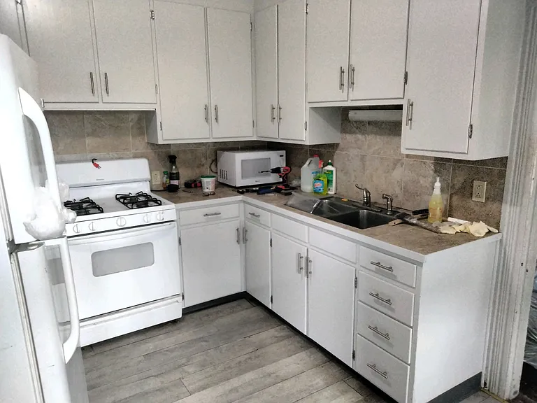 47 Workman Ave #3 — Photo 2