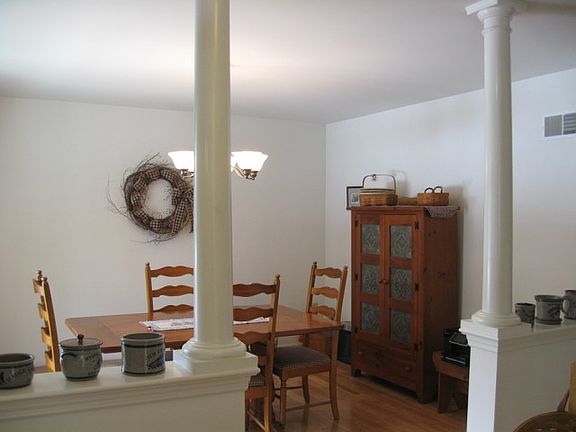 5th image of 405 Cassanna Dr