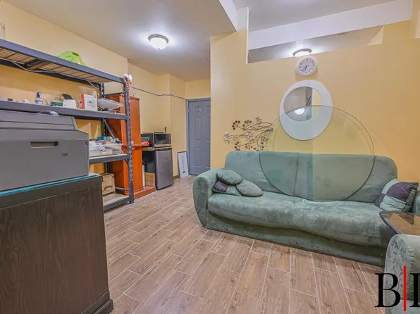 92 Brighton 11th Street image 10 of 13