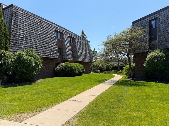 3rd image of 484 Timber Ridge Dr APT 207
