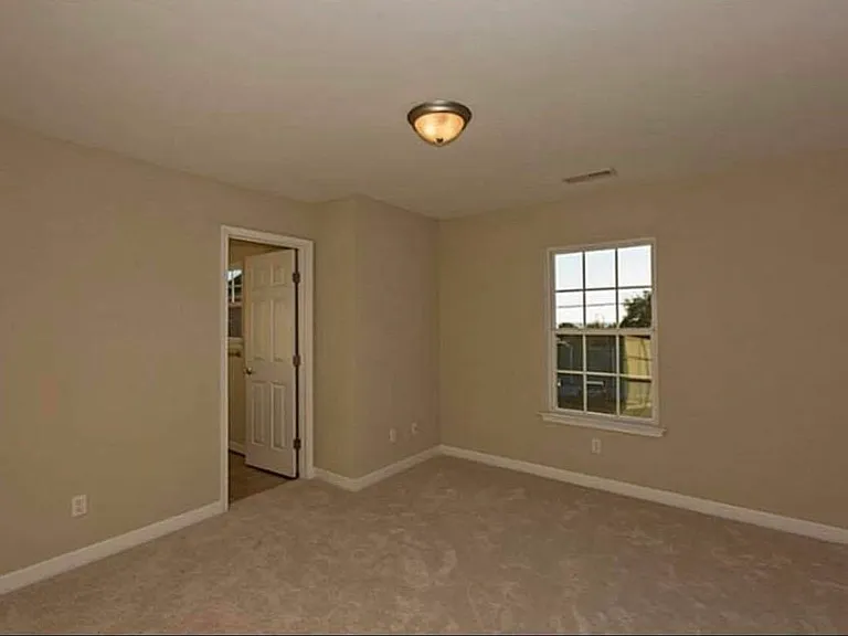 220 Segar St — Photo 12