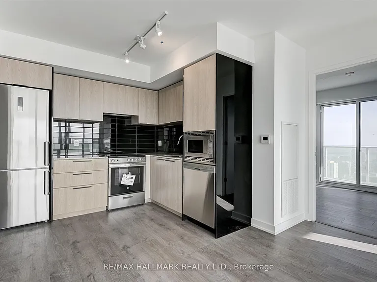 501 Yonge St #5212 — Photo 6