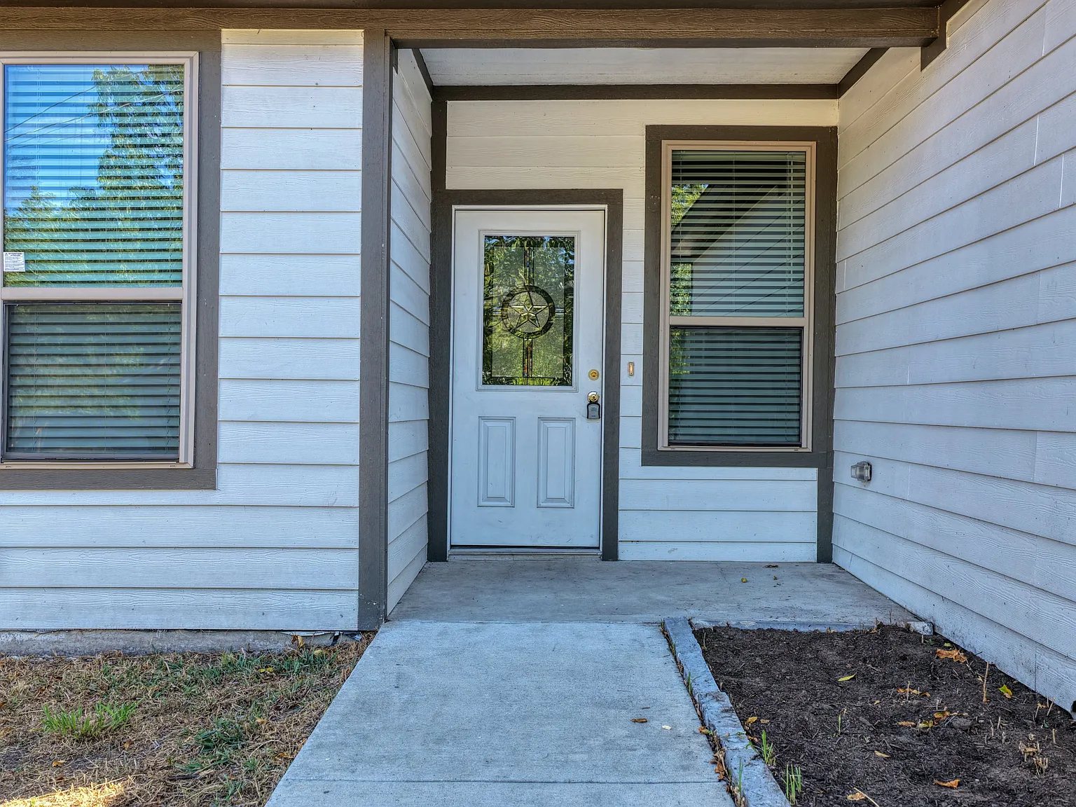 3 bed, 1616 sqft, $1,699 — Photo 3