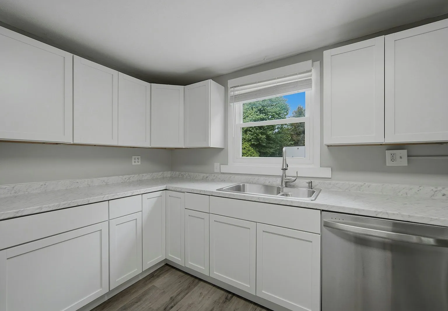101 Douglas Avenue — Photo 2