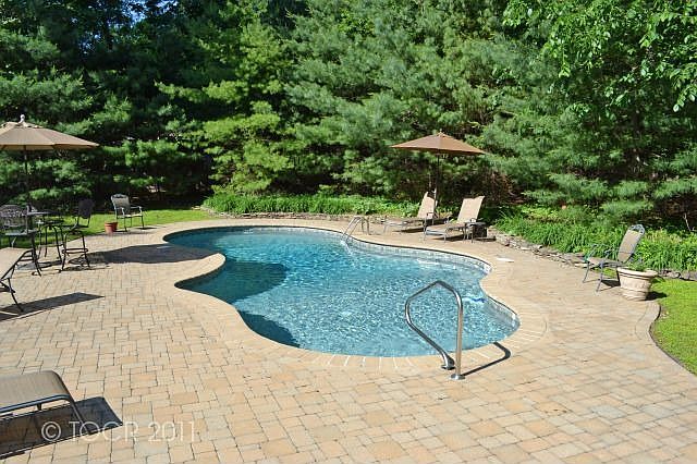 2nd image of 21 Candlestick Ln