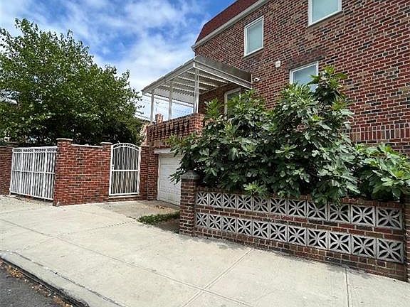 2nd image of 342 Bay 11th St