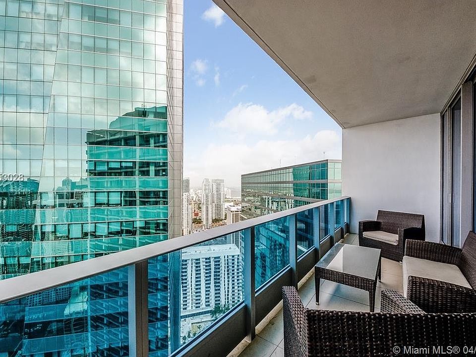 2nd image of 200 Biscayne Boulevard Way APT 5011