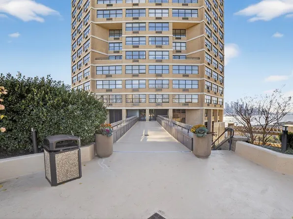 7002 Blvd East image 14 of 35