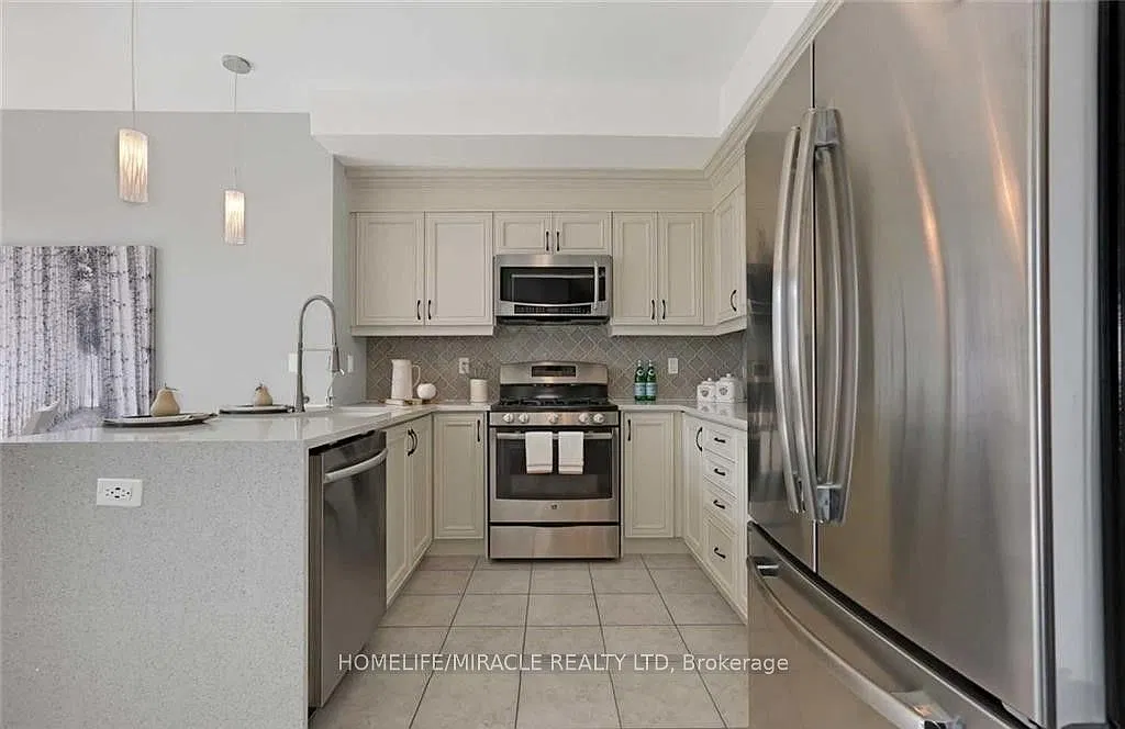 3 bed, $3,100 — Photo 4