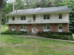 12 Carpenter Rd APT 1E, Bolton, CT 06043
