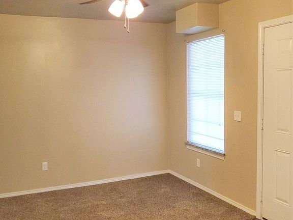5th image of 2442 NW 39th St #207