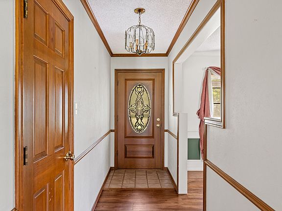 3rd image of 1604 Hollow Way Ln