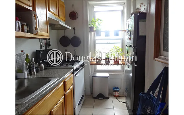 Rented by Douglas Elliman | media 21