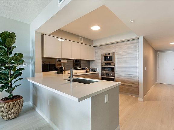 3rd image of 330 Sunny Isles Blvd #51404