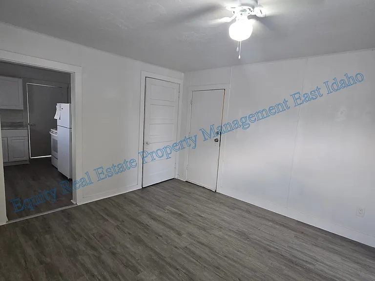 815 E Clark St #5 — Photo 31