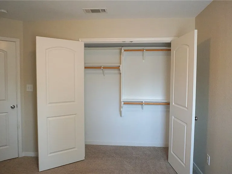 1810 Stephanie St — Photo 23