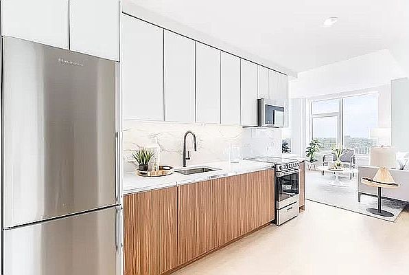 1st image of 582 Parkside Ave #17U