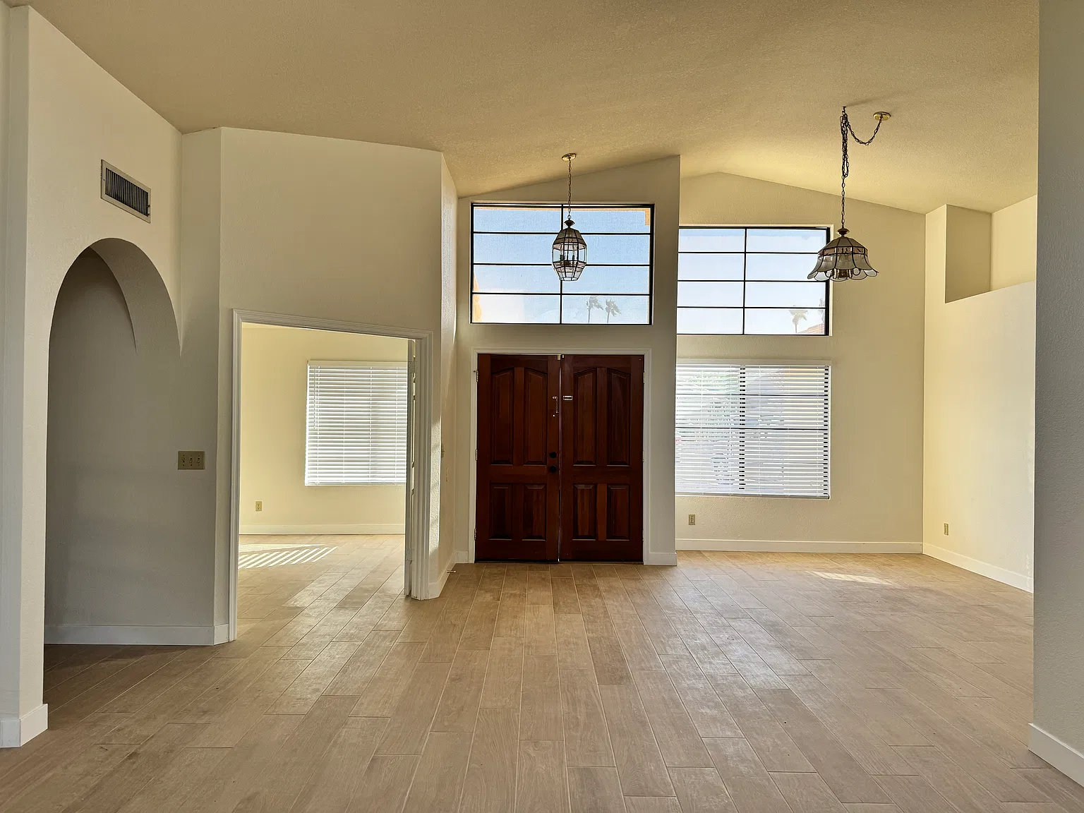 4 bed, 2066 sqft, $2,800 — Photo 3