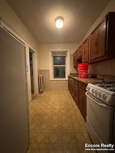2nd image of 86 Maple St #8