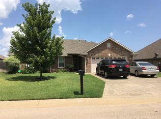 2315 Whispering Pine Blvd, Shawnee, OK 74804