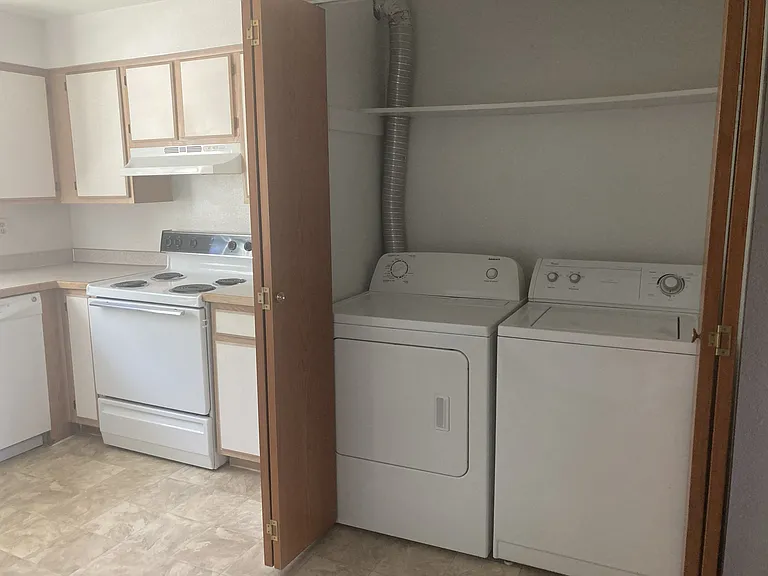1536 Bloomingdale Ln SW #103 — Photo 5