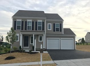 860 Sage Hill Dr, Red Lion, PA 17356