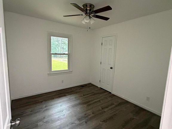 3rd image of 1672 Scott Rd