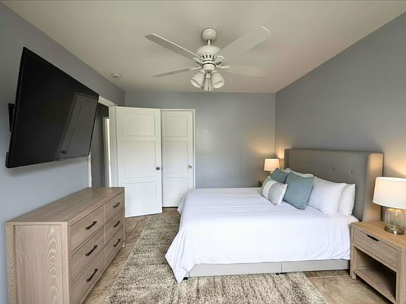 3rd image of 9018 Ramsgate Ave #9018