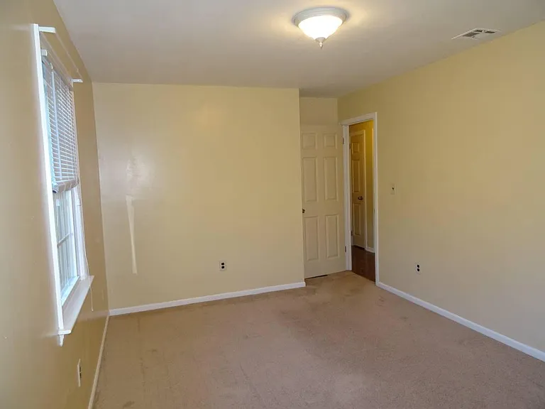 66 Grove Ave #66B — Photo 16