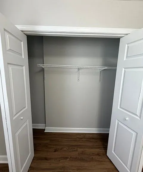 536 Linwood Ave — Photo 5