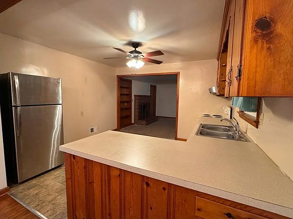 5th image of 109 Gibson Dr