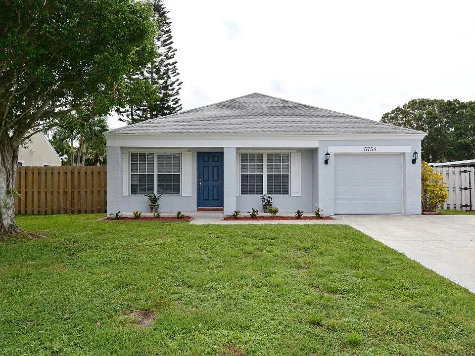 5754 Pebble Brook Ln