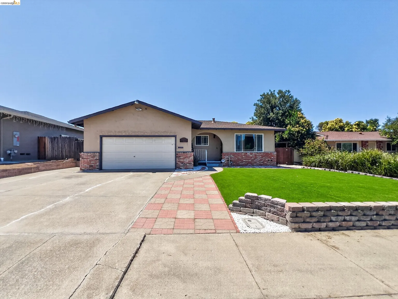 4 bed, 2.0 bath, 1573 sqft, $3,350 — Photo 1