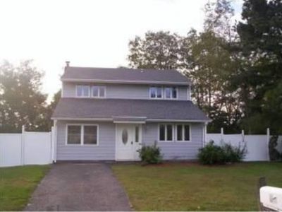 50 Mercury Ave, East Patchogue, NY, 11772