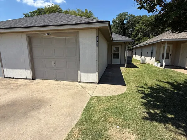 2828 James Rd, Granbury, TX 76049
