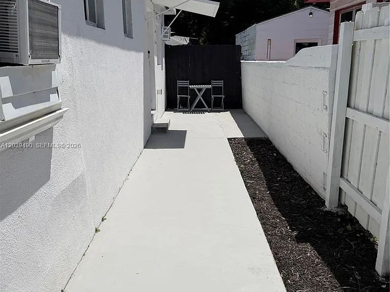 227 SW 26th Rd — Photo 22