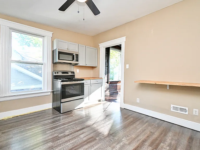 962 Hawthorne Ave #2 — Photo 6