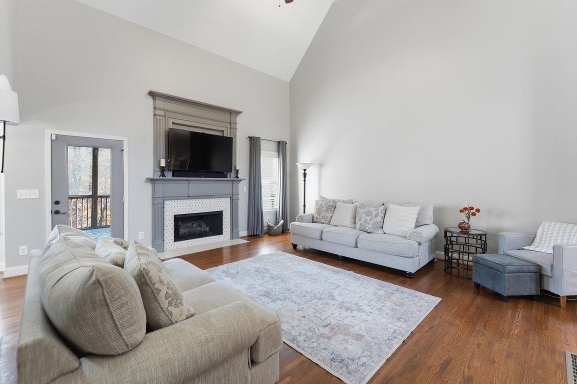 next background image