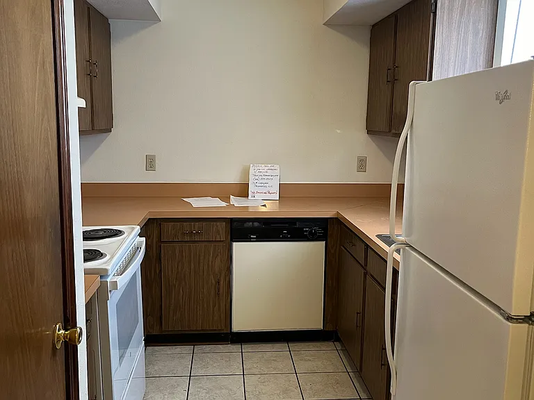 305 W Esplanade Ave #A — Photo 10