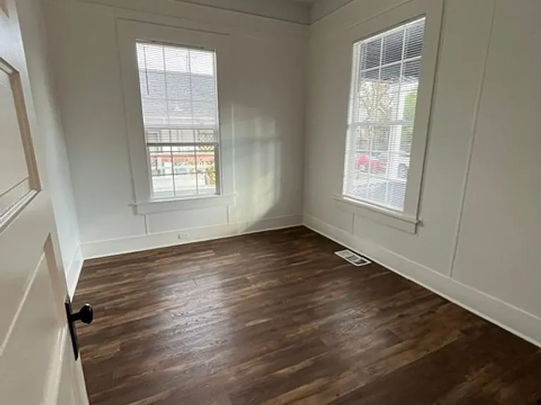 1066 Pine St — Photo 13