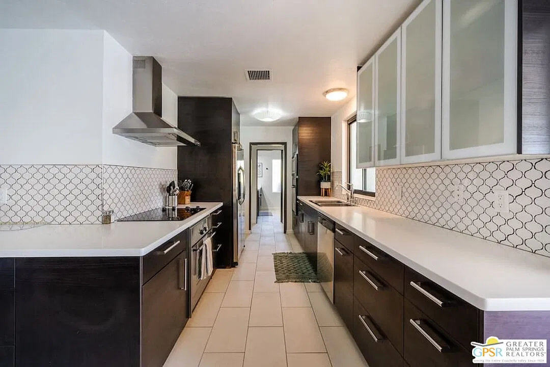 3 bed, 2.0 bath, 1957 sqft, $11,200 — Photo 4